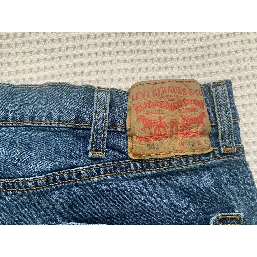 Levi's Men's Straight Jeans Blue 42x30 Cotton Blend 541 Athletic Fit Medium Wash